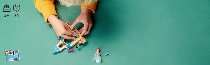 Actual product image LEGO Anna's castle courtyard (43198, LEGO Disney)