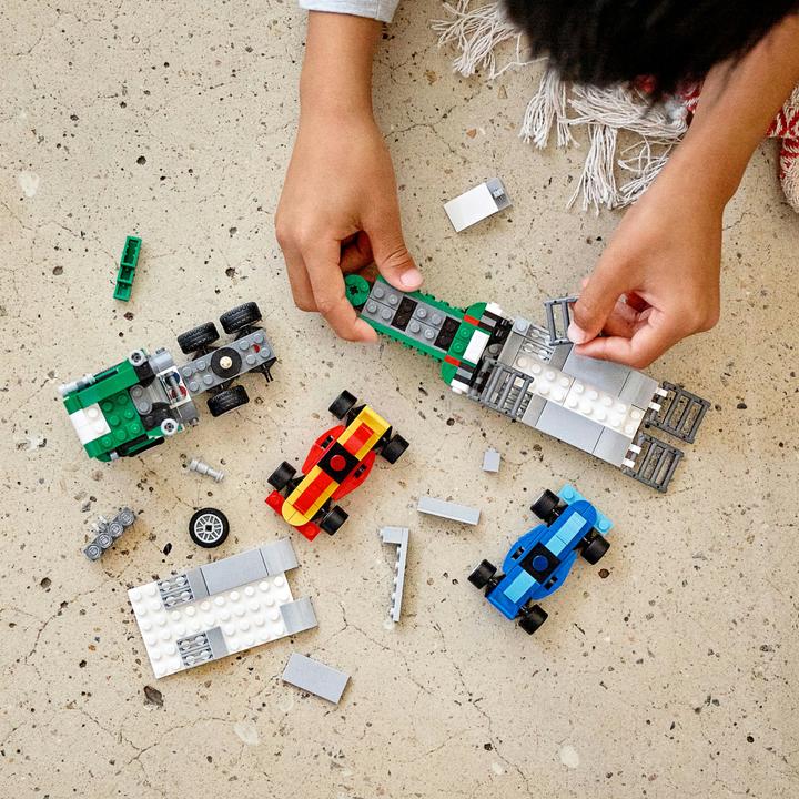 Image du produit LEGO Transporteur de voitures de course (31113, LEGO Creator 3-in-1)