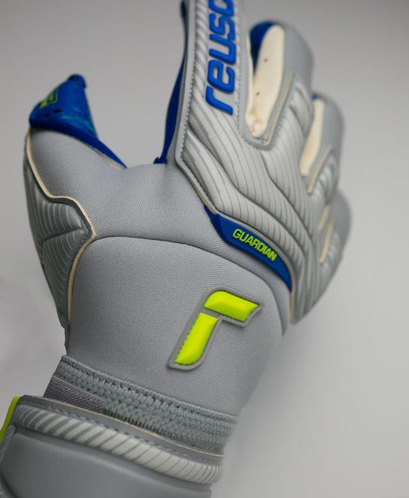Produktbild Reusch Attrakt Fusion Guardian Torwarthandschuh (11)