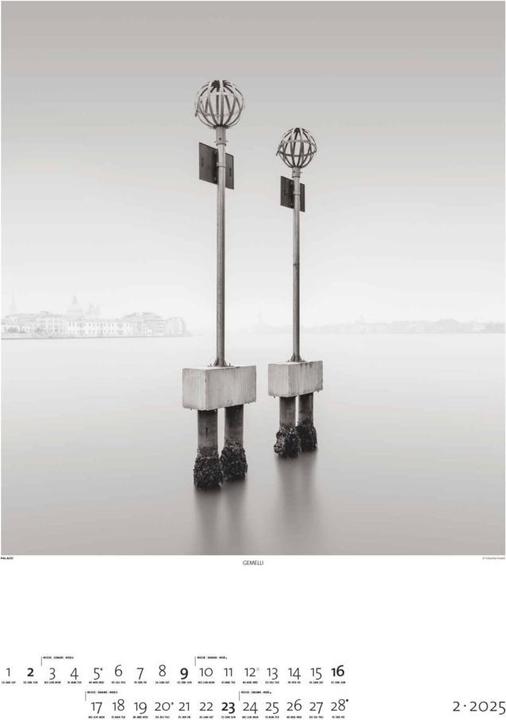 Produktbild Black & White 2025 - Bildkalender 50x70 cm - Wandkalender XL - schwarz-weiss - Kunst - Hochformat - (50 x 70 cm, Harter Einband, Deutsch)