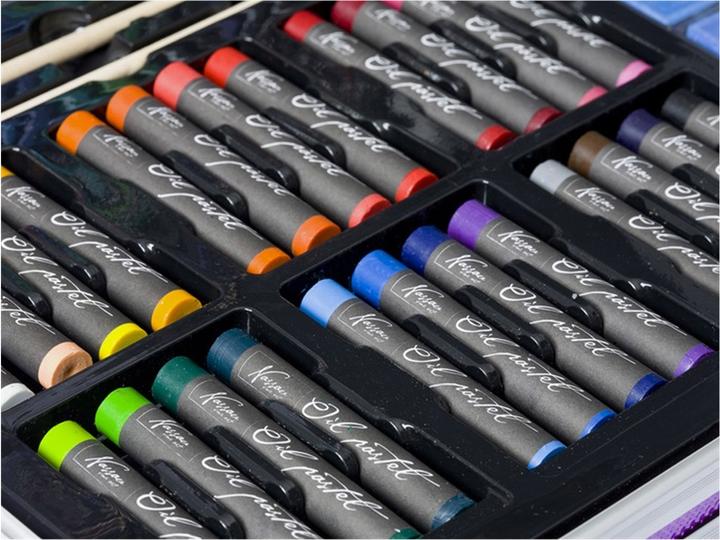Actual product image Grafix Luxury metal colour case, 79 pcs.
