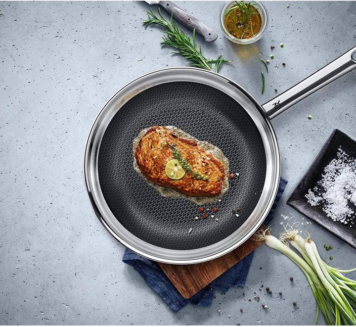 Actual product image WMF Professional Resist (24 cm, Frying pan, Aluminium, Stainless steel)