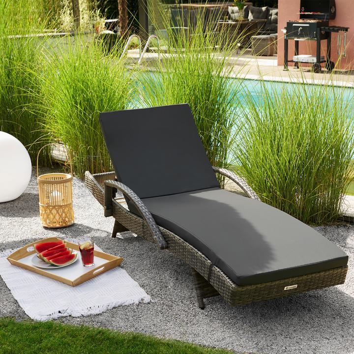 Actual product image tectake Sun lounger Océane rattan (190 cm)
