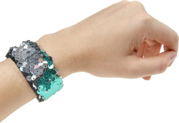 Actual product image LG-Imports Folding bracelet with sequins