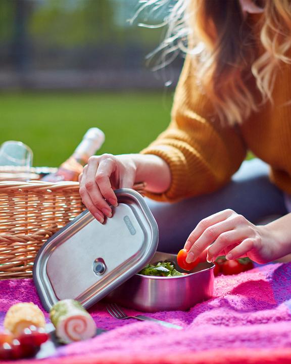 Actual product image Black + Blum Lunchbox