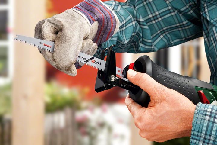 Produktbild Bosch Home & Garden Akku-Säbelsäge PSA 18 LI