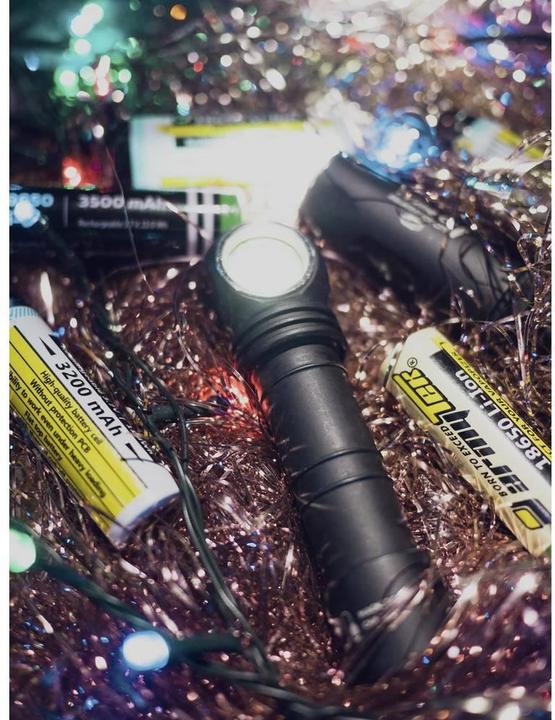 Produktbild ArmyTek Wizard C2 Pro Magnet Multifunktionslampe USB XHP50.2 warm (11.20 cm, 2500 lm)