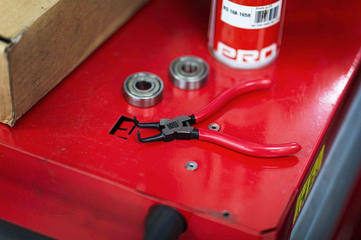 Actual product image Rs Pro Int.Bent Circlip Plierj01 (123 mm)