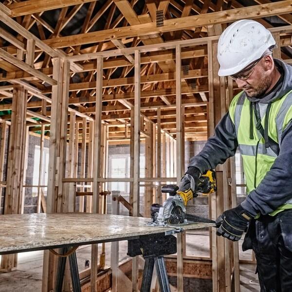 Produktbild DeWalt DCS571P2 Tragbare Kreissägemaschine 115 mm 2x XR 18V 5Ah T-STAK II Schwarz Gelb
