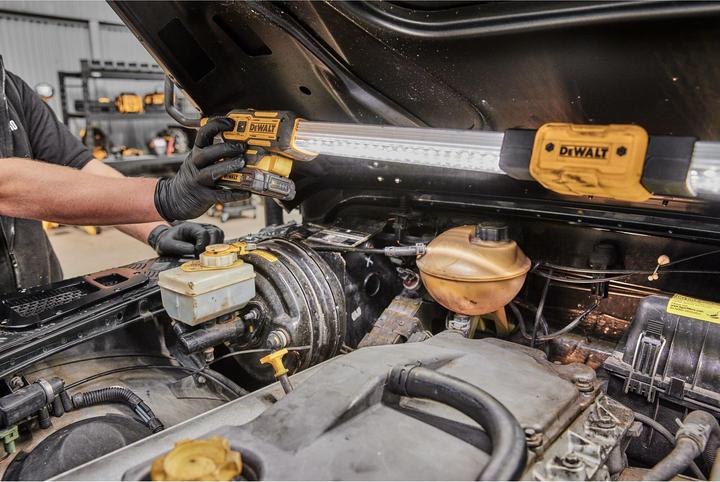 Actual product image DeWalt LED lamp for engine compartment lighting (1700 lm)