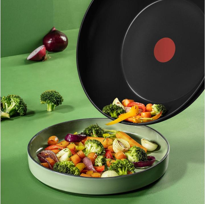 Produktbild Tefal Wokpfanne Bratpfanne Renew Black On 28cm (28 cm, Wok Pfanne, Aluminium, Keramik)