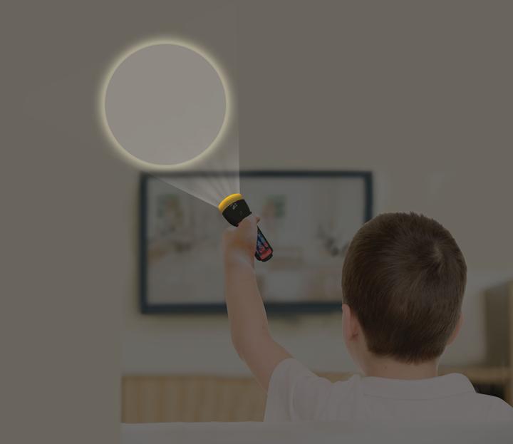 Produktbild Lexibook Batman Abenteuerset mit 2 Walkie Talkies bis zu 120m Reichweite, Fernglas, Taschenlampe, Kompass (0.12 km)
