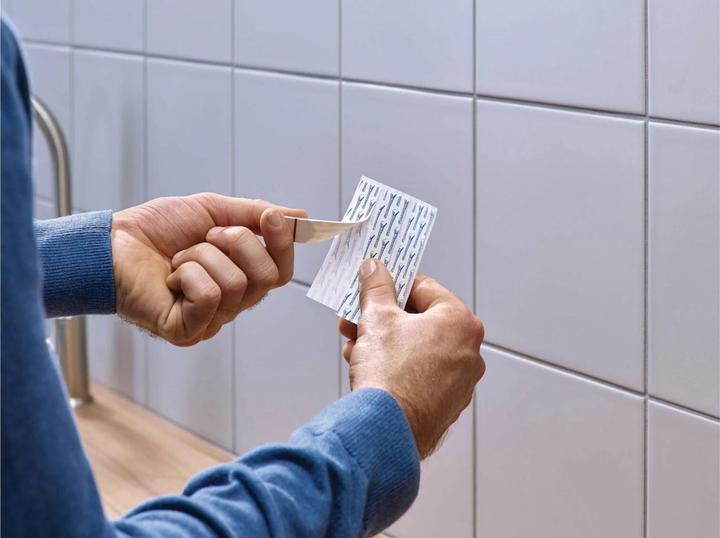 Produktbild tesa Klebenagel für Fliesen & Metall, höhenverstellbar