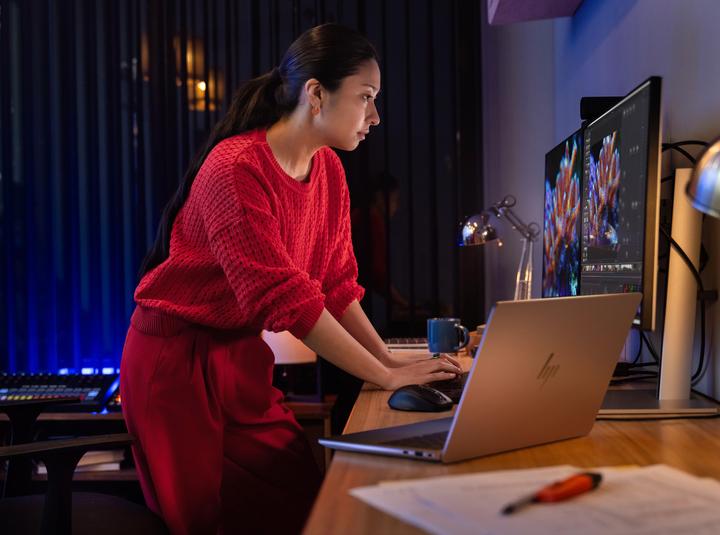Image du produit HP ZBook Ultra G1a Ryzen AI MAX+ PRO 390 12C (), anti-glare, 400 nits No WWAN Windows 11 Pro 3/3/3 (14", 32 Go, 1000 Go, CH)
