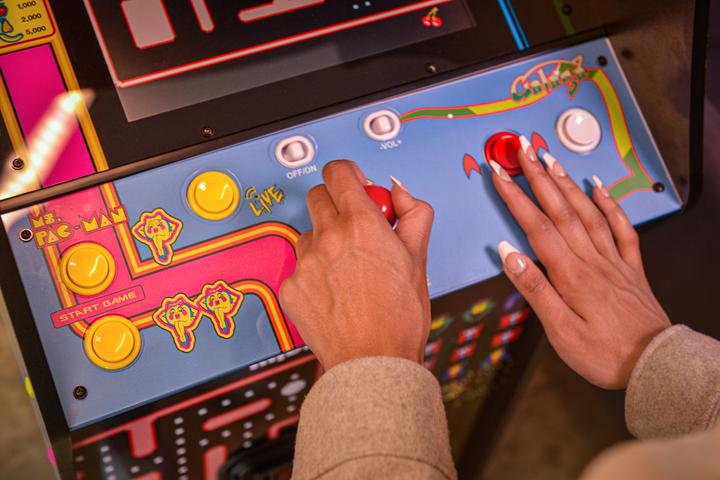 Actual product image Arcade1Up - Ms. Pac-Man vs Galaga - Class of 81 - Deluxe Arcade Machine
