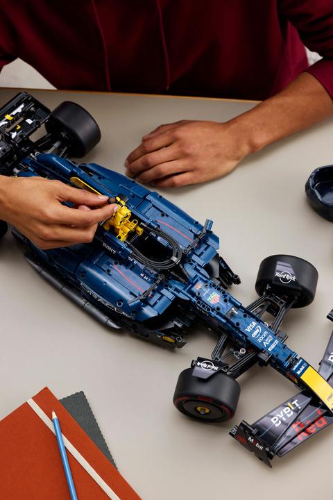 Actual product image LEGO Oracle Red Bull Racing RB20 F1 Rennauto (42206, LEGO Technic)