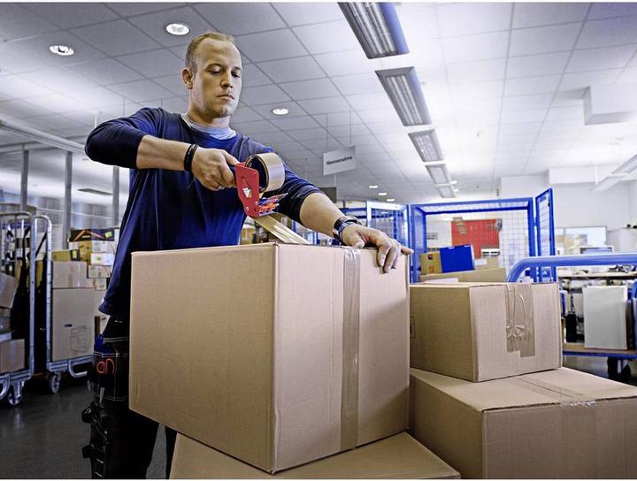 Actual product image tesa pack 4024 - Securely pack light to medium-weight parcels (50 mm)