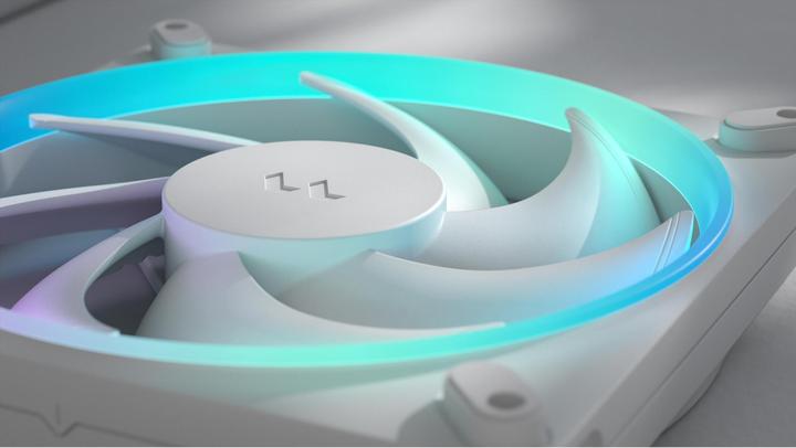 Actual product image Fractal D. Momentum 14 RGB White (140 mm, 1 x)