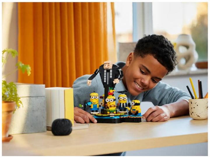 Produktbild LEGO Gru und die Minions aus Steinen (75582, LEGO Minions)