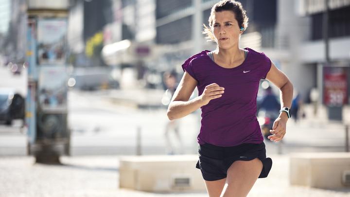 Produktbild TomTom Runner 2 Cardio + Music GPS Watch