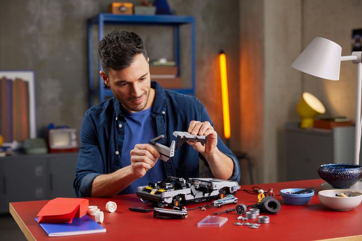 Produktbild LEGO Zeitmaschine aus Zurück in die Zukunft (10300, LEGO Icons, LEGO Seltene Sets)
