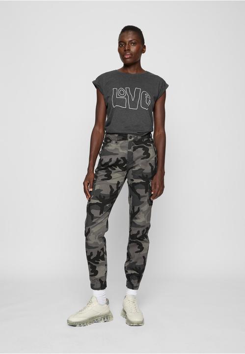 Image du produit Urban Classics Pantalon cargo camo à taille haute pour femmes (30)
