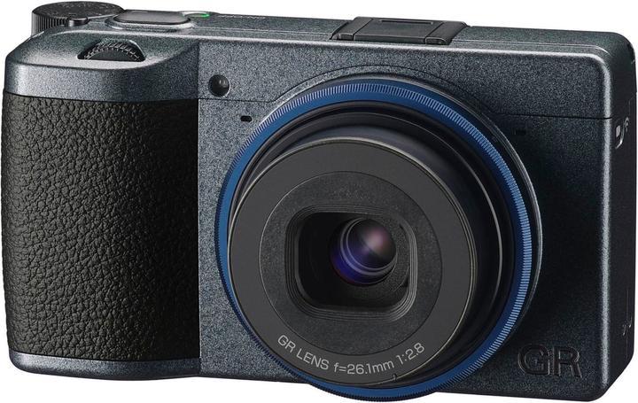 RICOH GR IIIx Urban Edition (26 mm, 24.24 Mpx, APS-C / DX)