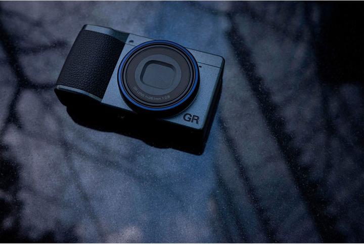 Produktbild RICOH GR IIIx Urban Edition (26 mm, 24.24 Mpx, APS-C / DX)