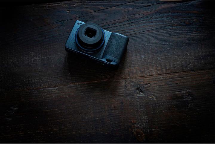 Produktbild RICOH GR IIIx Urban Edition (26 mm, 24.24 Mpx, APS-C / DX)