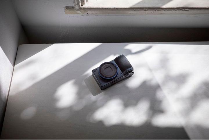 Produktbild RICOH GR IIIx Urban Edition (26 mm, 24.24 Mpx, APS-C / DX)