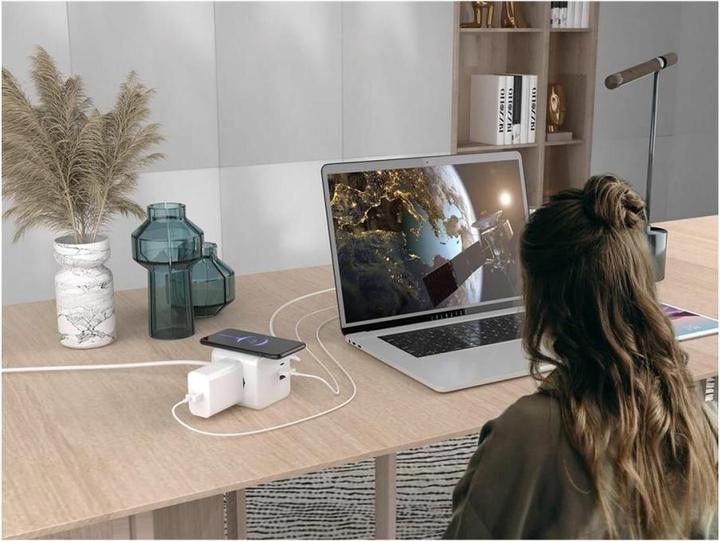 Actual product image MicroConnect Power Cube with Wireless