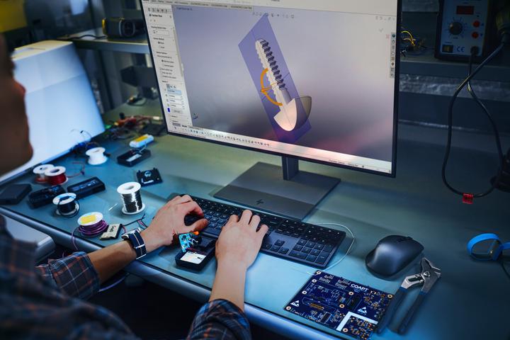 Produktbild HP Z1 G9 Tower (Intel Core i7-14700, 32 GB, 1000 GB, GeForce RTX 4060)
