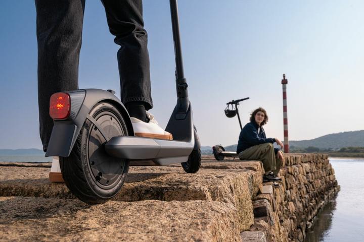 Immagine prodotto Segway-Ninebot E2 Pro E (25 km/h, 35 km, 350 W)