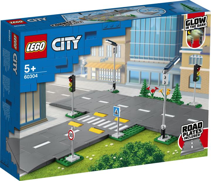 Actual product image LEGO Road intersection with traffic lights (60304, LEGO City)