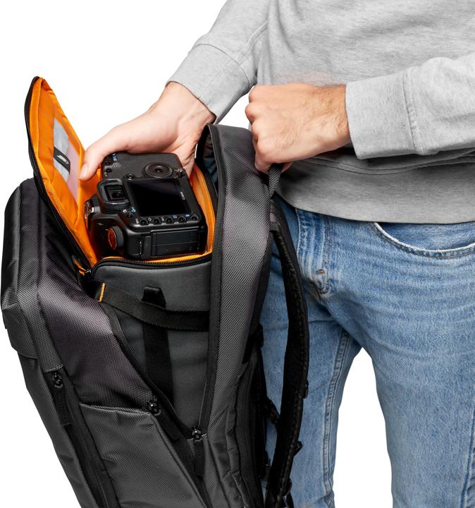 Actual product image Lowepro GearUp Creator Box XL II Green Line (Camera bag, 8 l)