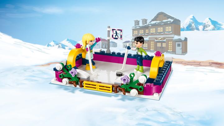 Actual product image LEGO Ice rink in the winter sports resort (41322, LEGO Friends)