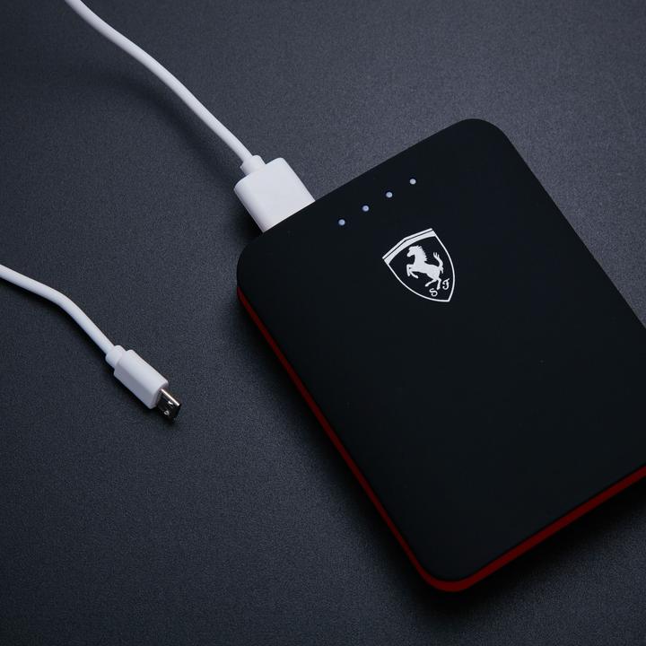 Image du produit Ferrari Chargeur de batterie portable 2600 mAH Noir Câble de charge USB inclus + lampe torche à led (2600 mAh)
