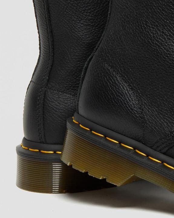 Actual product image Dr. Martens Pascal (36)