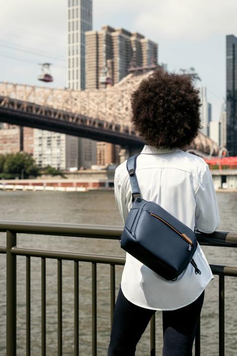 Actual product image Peak Design Everyday Sling v2 (Camera shoulder bag, 6 l)