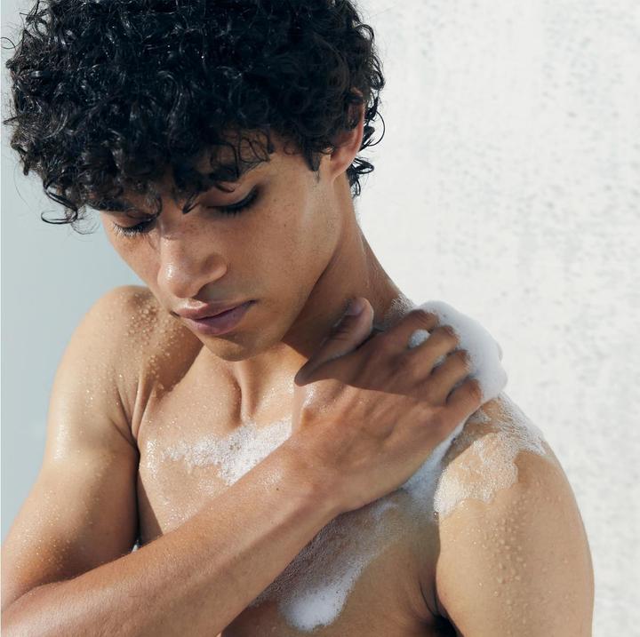Actual product image NIVEA Protect & Care shower gel (250 ml)