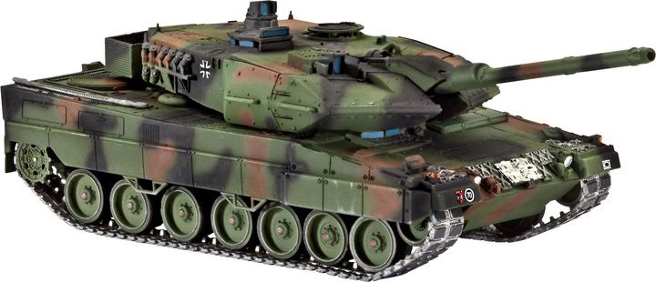 Actual product image Revell Model Set Leopard 2A6/A6M