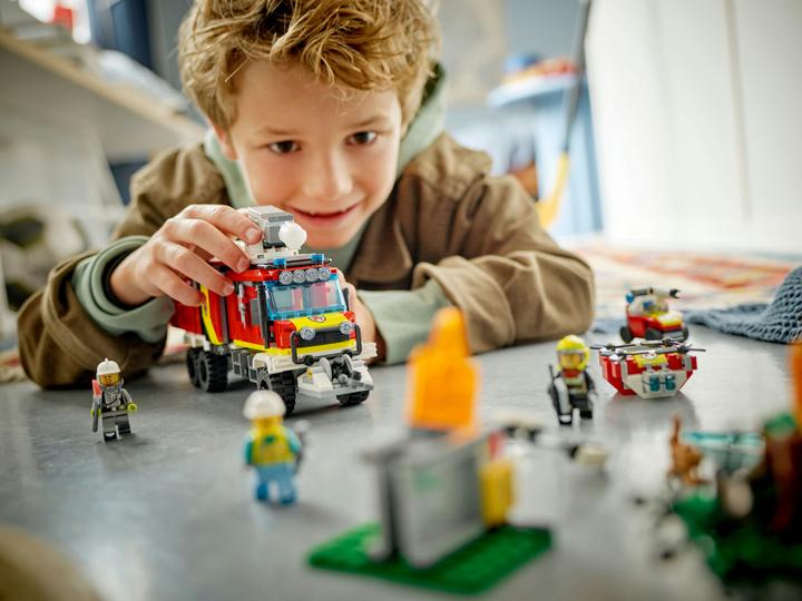 Actual product image LEGO Fire brigade command vehicle (60374, LEGO City)