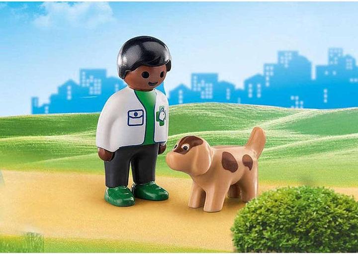 Actual product image Playmobil Veterinarian with dog (70407, Playmobil 1.2.3)