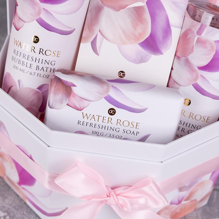 Produktbild Accentra Badeset WATER ROSE in Geschenkbox, inkl. 200ml Duschgel, 200ml Schaumbad, 100g Seife, 100g Badesalz (Haarpflege set)