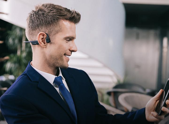 Actual product image Shokz OpenComm (NC, 16 h, Wireless)