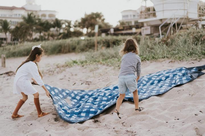 Produktbild little unicorn Outdoor Blanket Extra Big - Navy Plaid