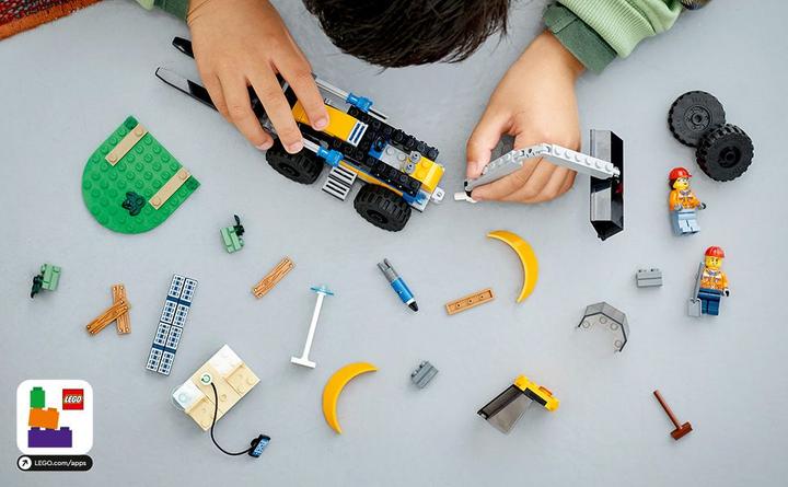 Actual product image LEGO 60385 Wheel loader (60385, LEGO City)