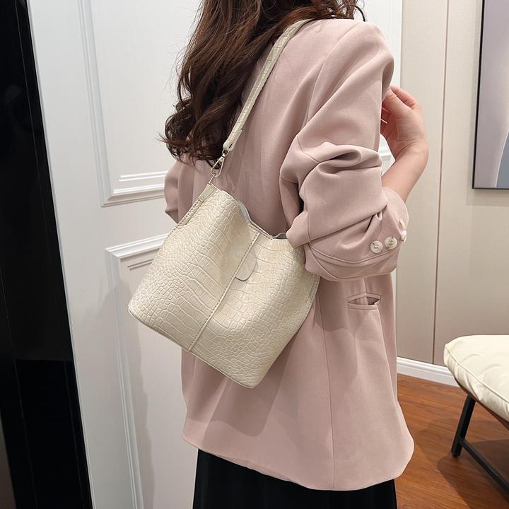Image du produit Only-Bags.Store Sac à dos avec motif crocodile - Sac polyvalent à bandoulière et à bandoulière croisée