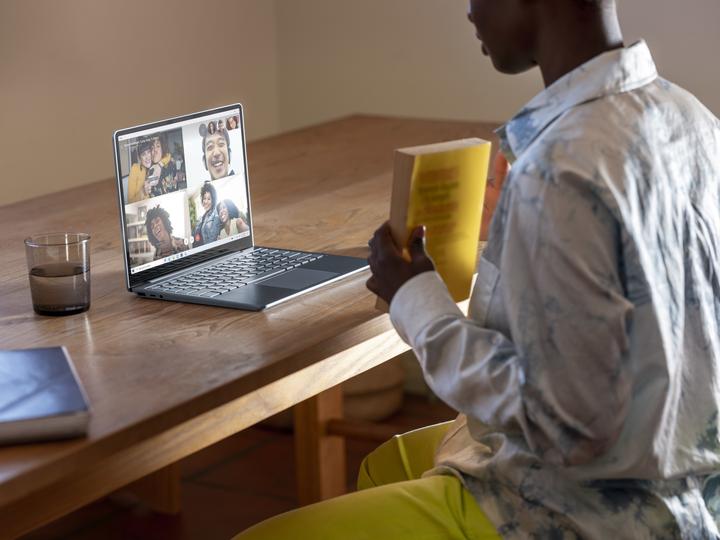 Actual product image Microsoft Surface Laptop Go (12.40", Intel Core i5-1035G1, 4 GB, 64 GB, DE)