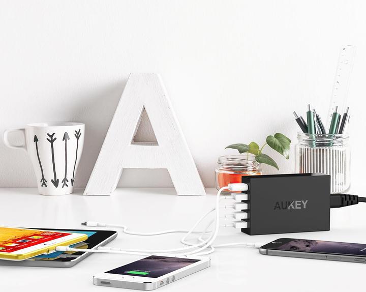 Actual product image Aukey Pa-T15 (54 W)